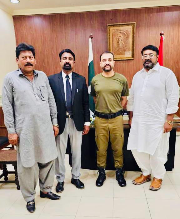 Chairman meeting with government officials